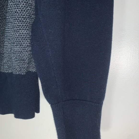 [SOLD]Bench turtleneck sweater - Picture 5 of 5
